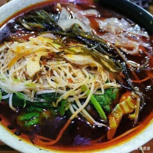 追追不麻瓜吃麻辣烫视频,追追不麻瓜带你领略地道美食魅力